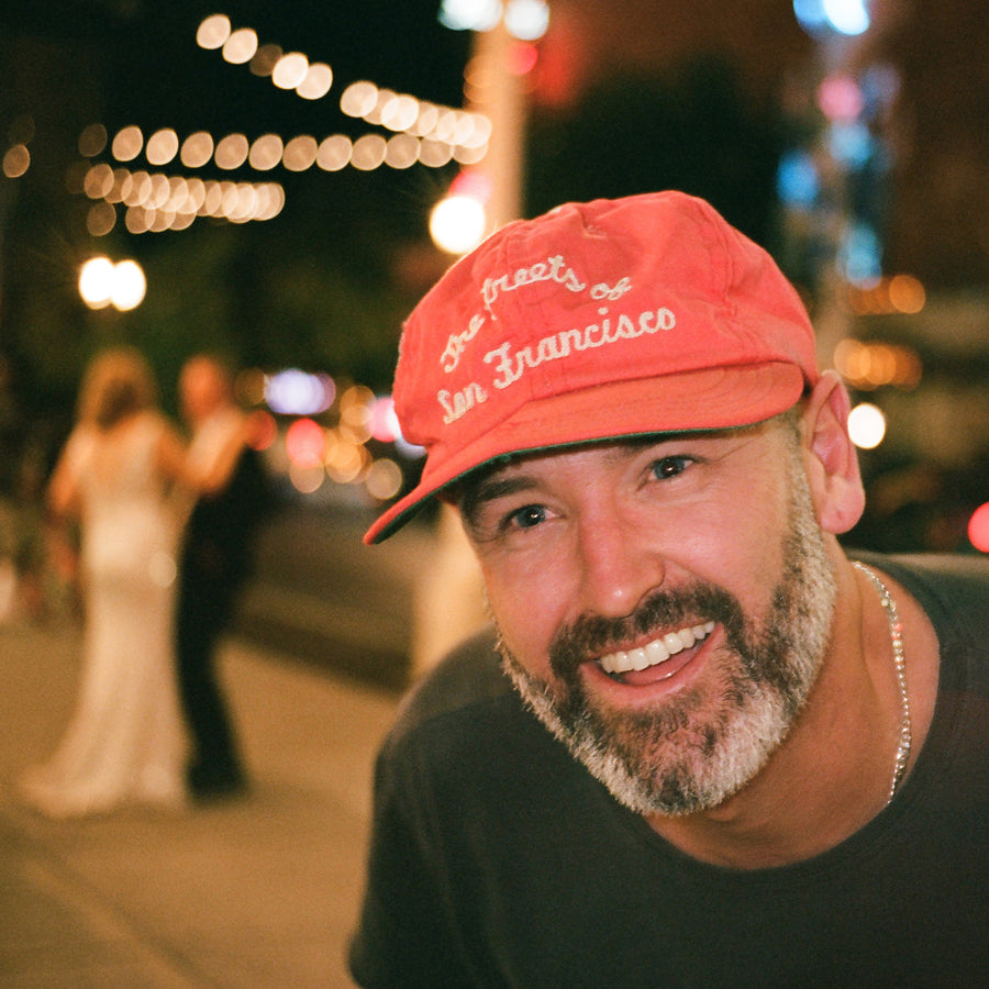 Cleaning Out The Empty Administration Building, image size:900x900